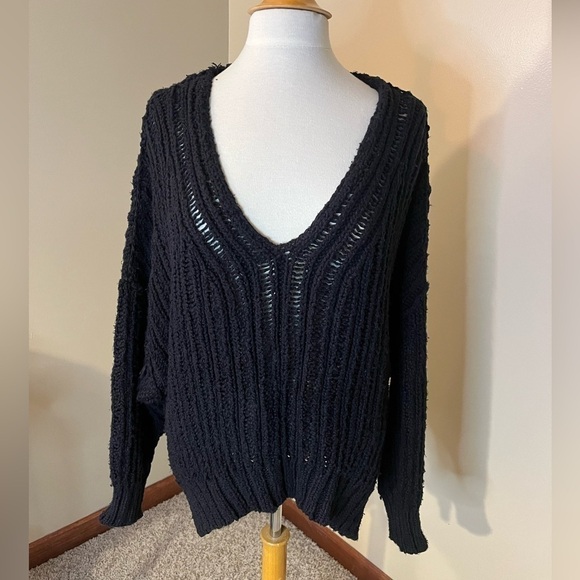 Free People Black Oversized Wide-knit Chunky V-Neck Sweater Sz XS/S - Picture 1 of 5